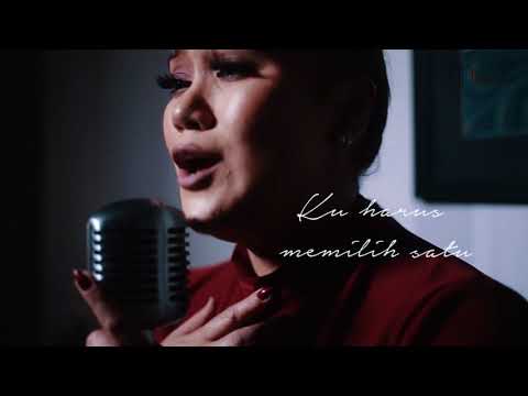 AZHARINA - Cinta Terbagi Dua (Official Video Lyric). Produced by Julfekar.